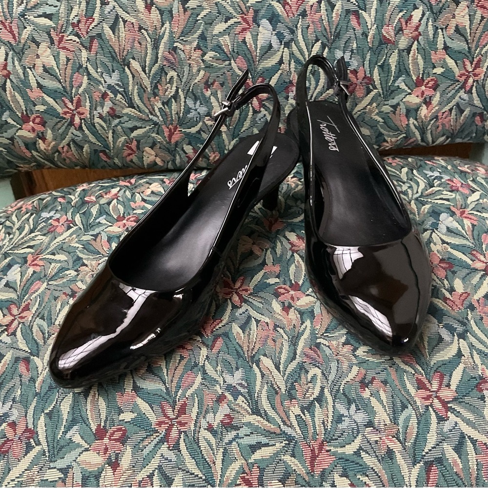 Trotters Women’s Slingback Heels